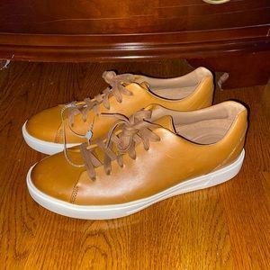 Clarks Mens Tan Leather Fashion Sneaker Brown Shoe